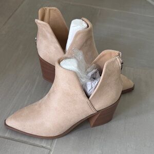 Elegant Tan Ankle Boots